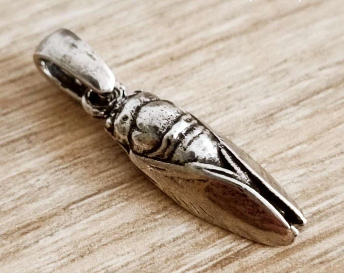 "Cicada" pendant alone or with chain - 925 silver finish - 8x25mm
