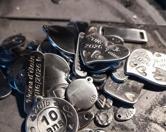 錫製の結婚記念日、結婚10周年、そして絆を記念するキーホルダー。2016