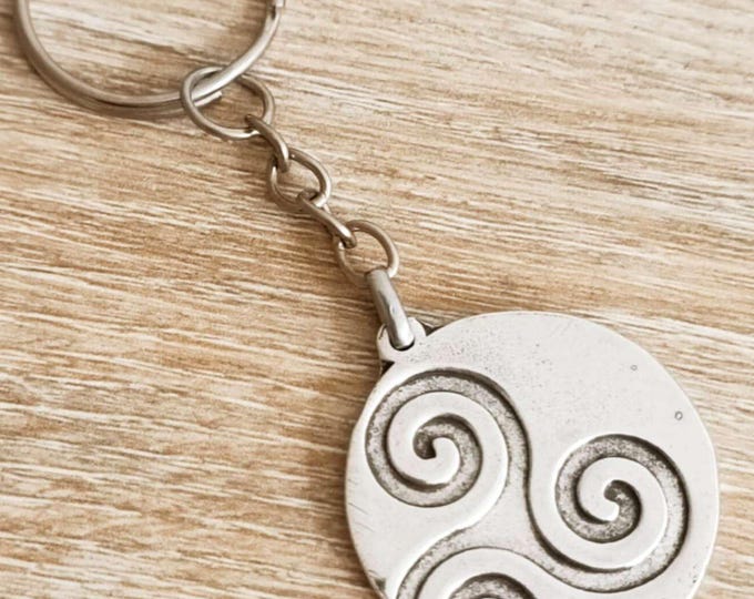 Tinplate key ring - Celtic triskel (offset) - ø30mm