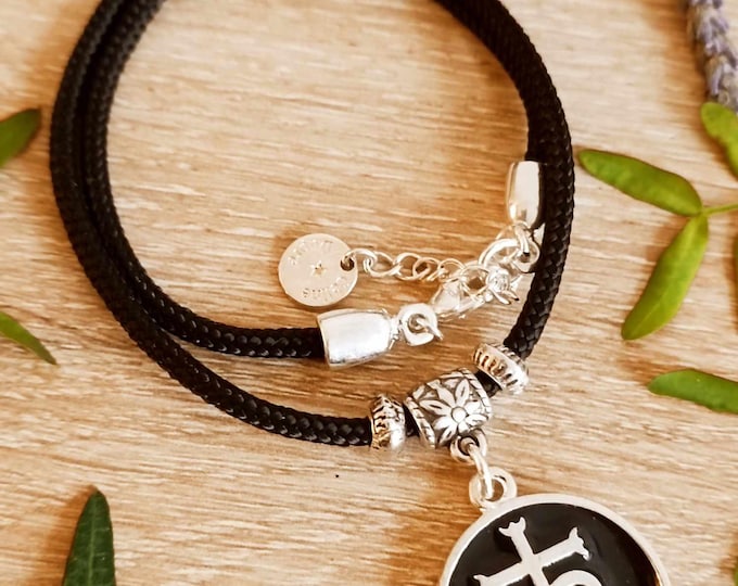 Camargue Cross Necklace ø24mm - black enamel - With ø3mm cord - color of your choice