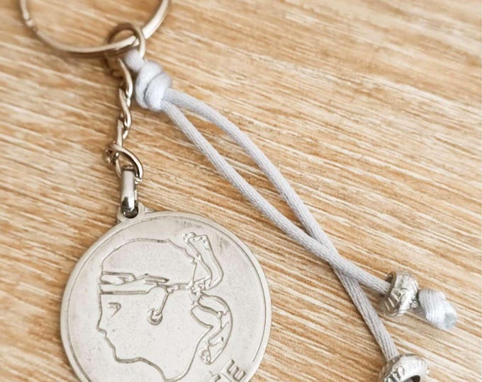 Key ring - Corsica / Moor's head - ø30mm - with beads and cord.
