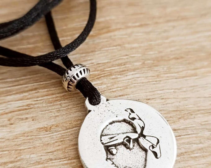 Hollow Moor's Head Necklace - Round ø20mm - Cord of your choice