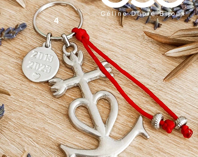 Camargue cross - tin key ring + cord with pearls