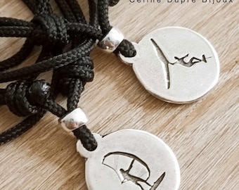 Adjustable Wingfoil Necklace - ø25mm Medal with ø3mm Paracord Cord - Model and Color of Your Choice