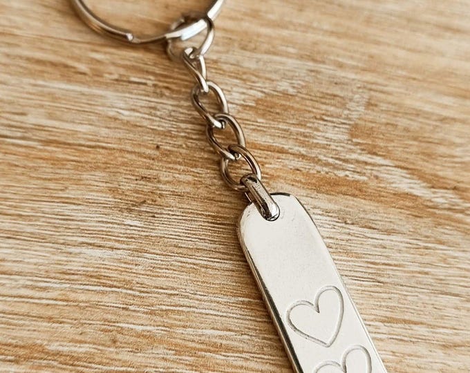 Raw tinplate heart keychain - rectangle with 3 hearts - 10x39mm