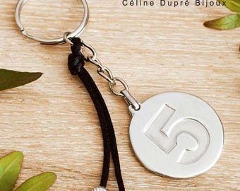 Birthday key ring - 5 years - Wooden Wedding - raw tinplate with cord and beads - models and date of your choice