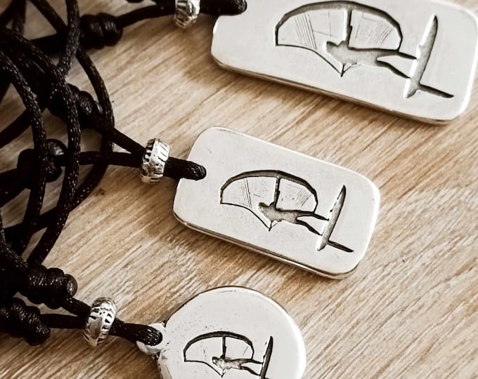 Wingfoileuse adjustable necklace - medal and adjustable cord of your choice