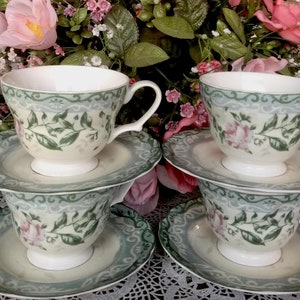 Westbury Court &quot;Elizabeth&quot; (4) CUP and SAUCER SETS