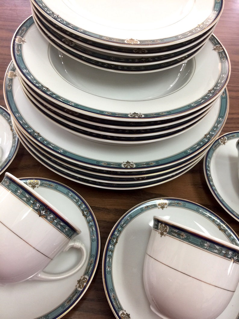 Mikasa Belvedere DINNER Cups /& Saucers ~ 4 of Each SOUP SALAD