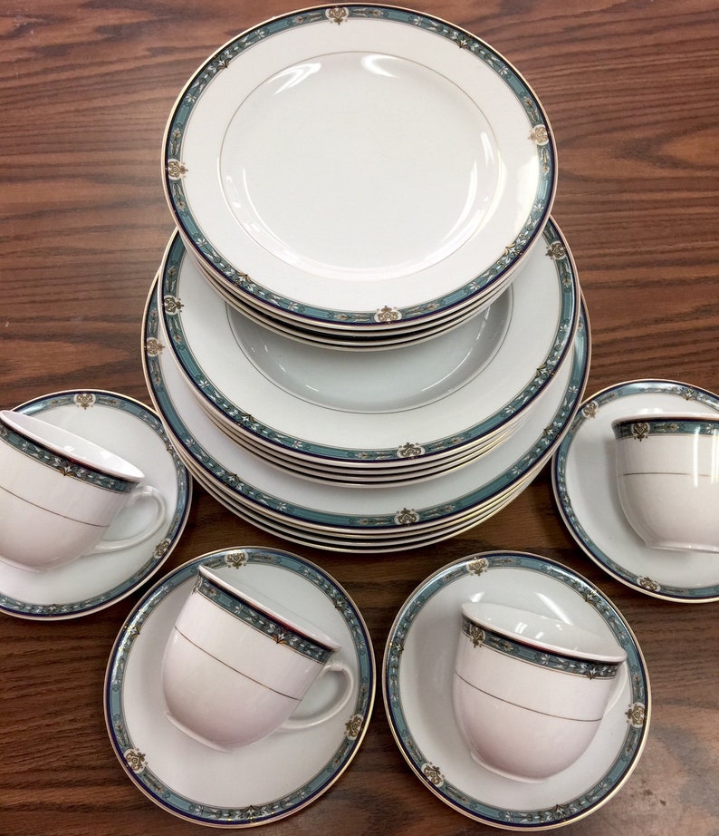 Mikasa Belvedere DINNER Cups /& Saucers ~ 4 of Each SOUP SALAD