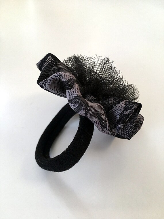 black hair band