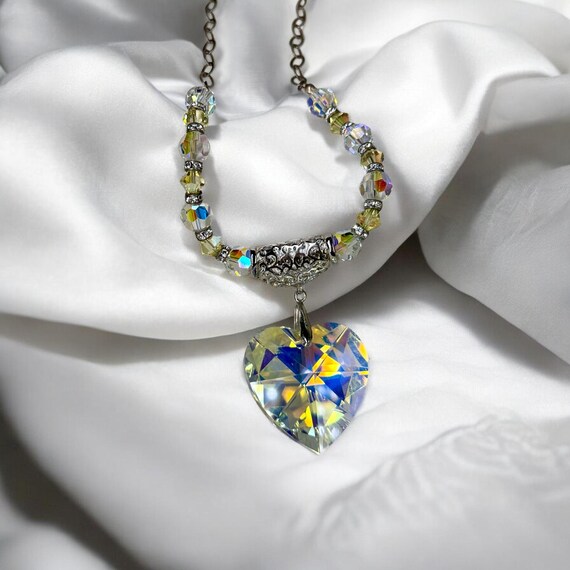 Aurora Borealis Crystal Heart Necklace 16” Choker Iridescent Faceted Glass Prism