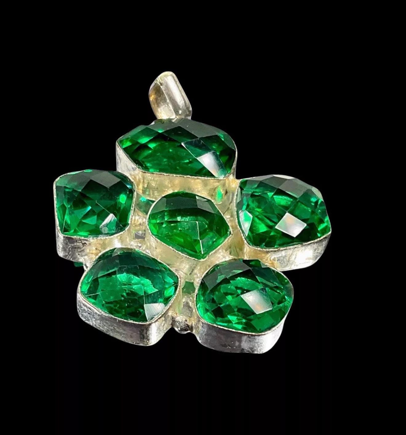 エメラルドグリーン スターリングシルバー 925 ペンダント（チェーン