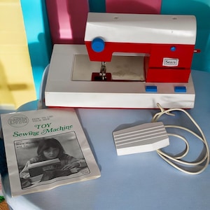 Vintage Toy Sewing Machine Model 1249 With Box And Instructions