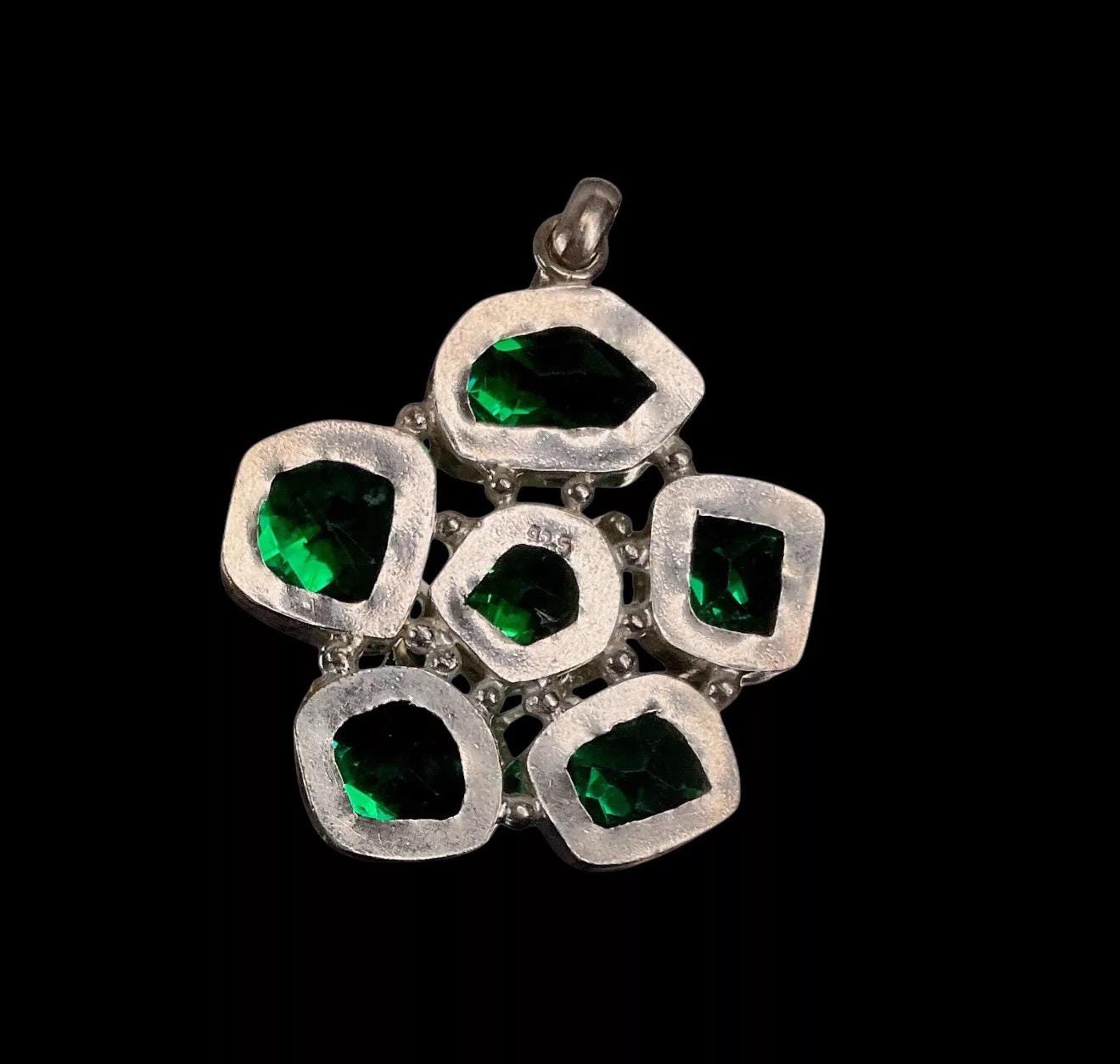 エメラルドグリーン スターリングシルバー 925 ペンダント（チェーン