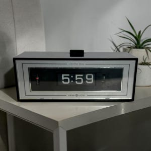 Vintage GE Flip Clock – Model 8150-4501 – Fully Functional & Silent