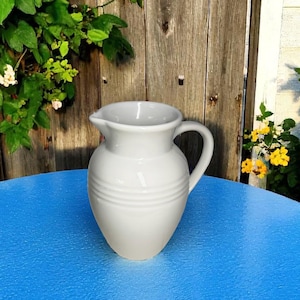 Brocca bianca in gres vintage Le Creuset