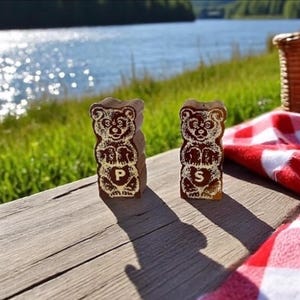 Vintage Wooden Souvenir Bear Salt And Pepper Shakers Sequoia National Park