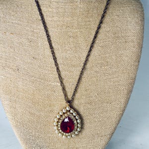 Vintage Faux Ruby Pearl Rhinestone Pendant Necklace Gold Tone 24”