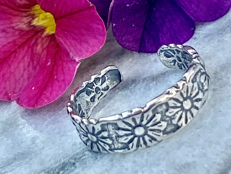 Daisy Flower Band Sterling Silver Toe Ring