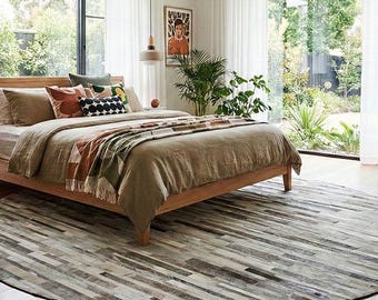 Grauer Kuhfell Patchwork Teppich : Runder Gestreifter Lederteppich