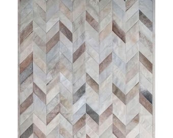 Taupe Chevron Rindsleder Teppich: Echtes Leder Patchwork