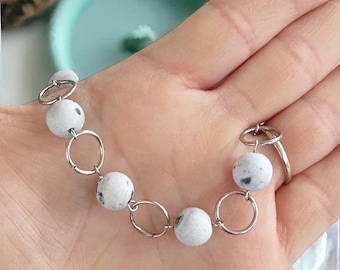 White Agate Bracelet, Silver Hand Linked Adjustable Bracelet, Ash Agate Jewelry, Chain Bracelet Stone Women, Bohemian Jewelry, Artsy Gift