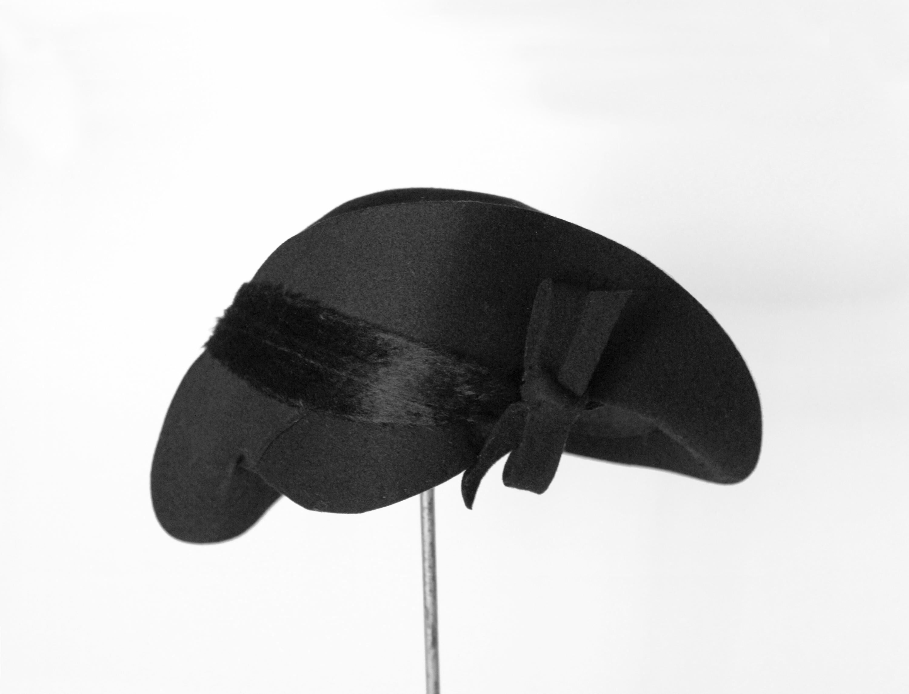 EXQUISITE 1940s\' BLACK TOPSTITCHED FABRIC & CRIN WIDE BRIM TILT HAT Black Vintage Style 1930 main image 3