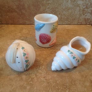 seashell ceramics, vintage, ships from Canada