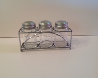 Shaker set, ships from Canada