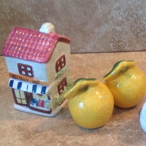 salt and pepper shakers, houses, lemons, vintage, ships from Canada