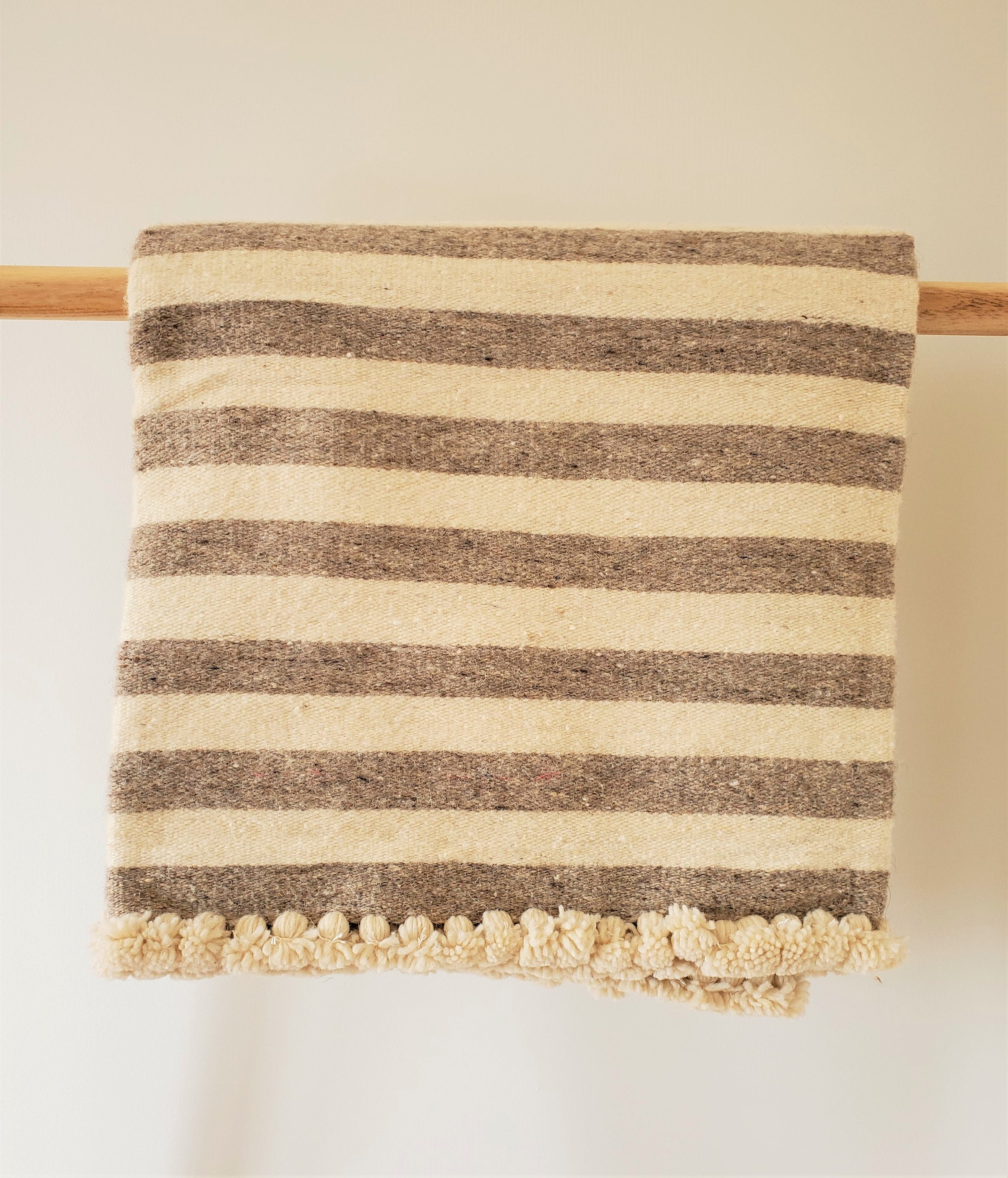Couverture En Laine Vierge Avec Pompons Blanket Woven in Etsy