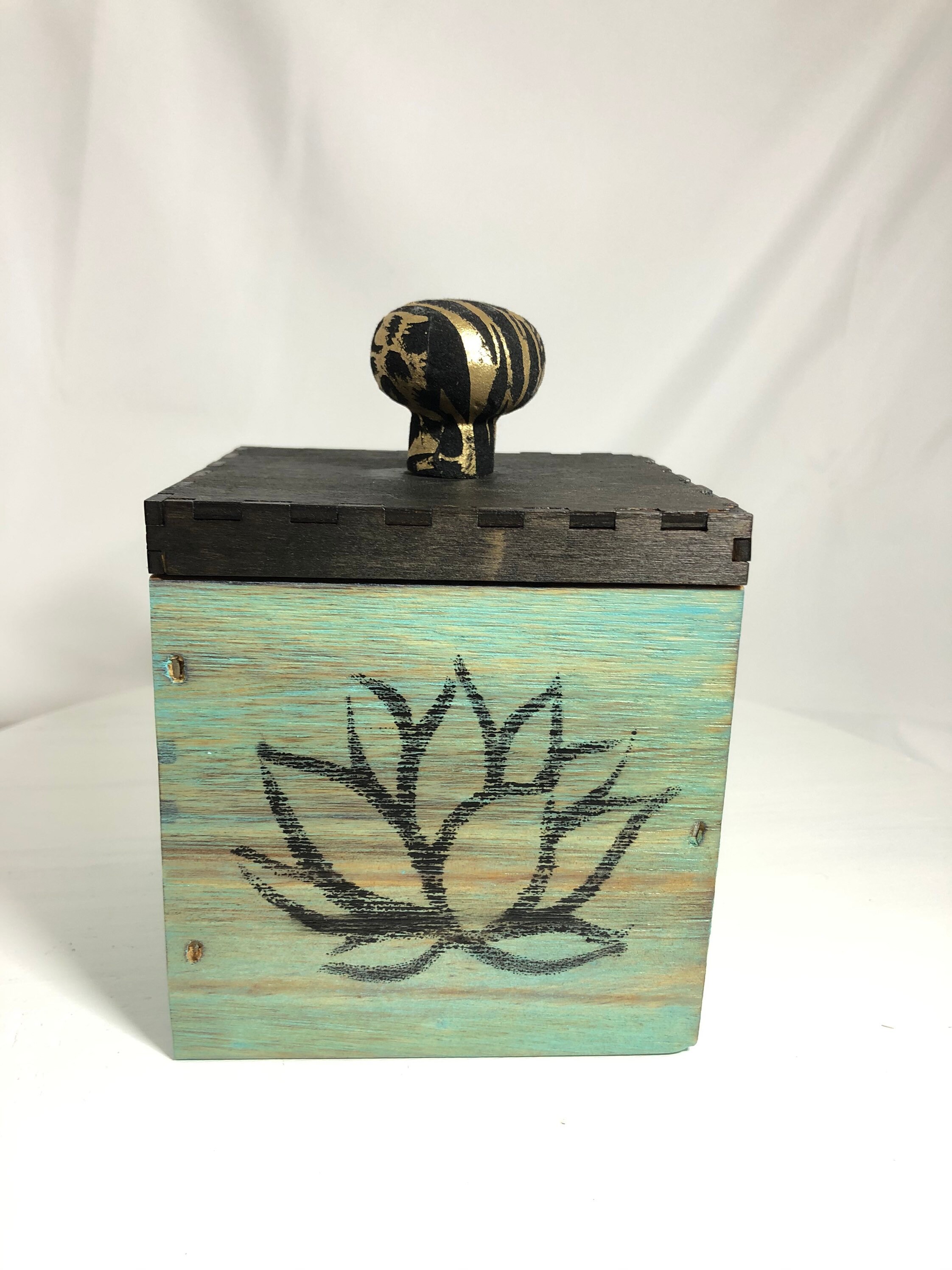 Blue lotus box