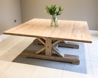 Table à manger rustique carrée extra large de 6 pieds avec base à pattes croisées de style tréteau, faite à la main à partir de bois récupéré - 12 places