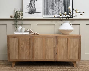 Aparador Harrow de 3 puertas mediano de roble macizo hecho a mano / Totalmente personalizable en tamaño y acabado / Escandinavo, moderno, contemporáneo
