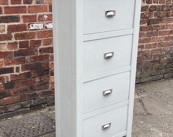 Cómoda alta estilo shaker. Cajones pintados con tapa de madera, fabricada a medida en cualquier medida y color. Almacenaje para dormitorio