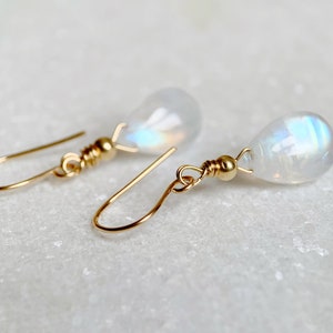 DaInty moonstone earrings / Gold moonstone dangles / June birthstone earrings / Moonstone jewellery / Gift for her