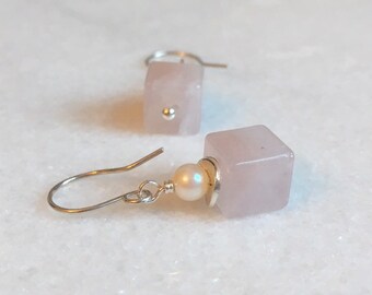 Dainty rose quartz and pearl drop earrings / Rose quartz jewellery / Gift for her