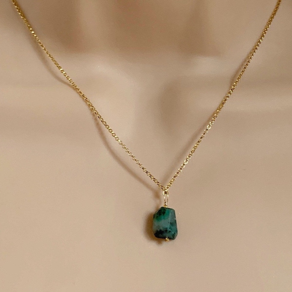 Raw emerald necklace / May birthstone / Emerald jewellery / Gift for her