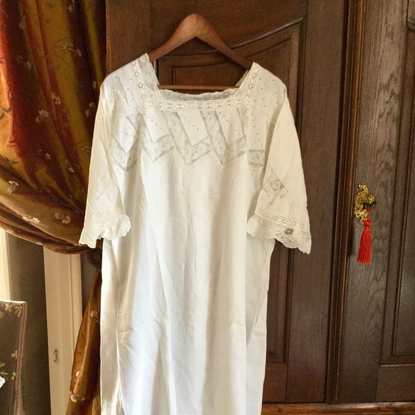 Antiques Belle Époque Victorian Linen Lace Nightdress