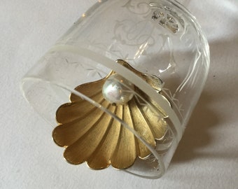 Vintage 1950 Shell Brooch Gilt Satin and Baroc Pearl