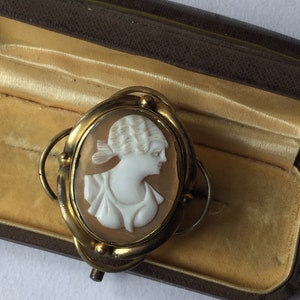 Antiques Victorian Ornate Cameo Brooch