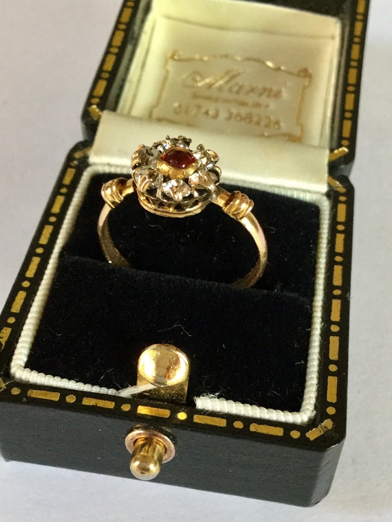 Antique Victorian 9CT 9K Gold Flowered Ring - image 6