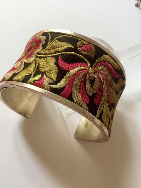 Antiques Silver Flowered Silk Embroidered Bangle B