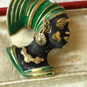 Blackmoor Brooch - Etsy