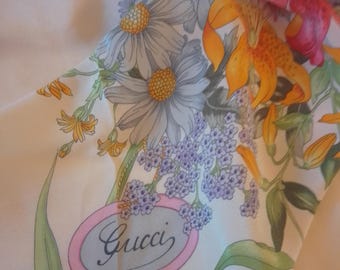 ヴィンテージ グッチ V.Accornero シルクスカーフ - Etsy 日本