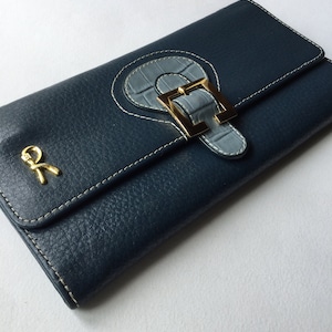 Vintage auth Roberta di Camerino wallet blue and gold buckle