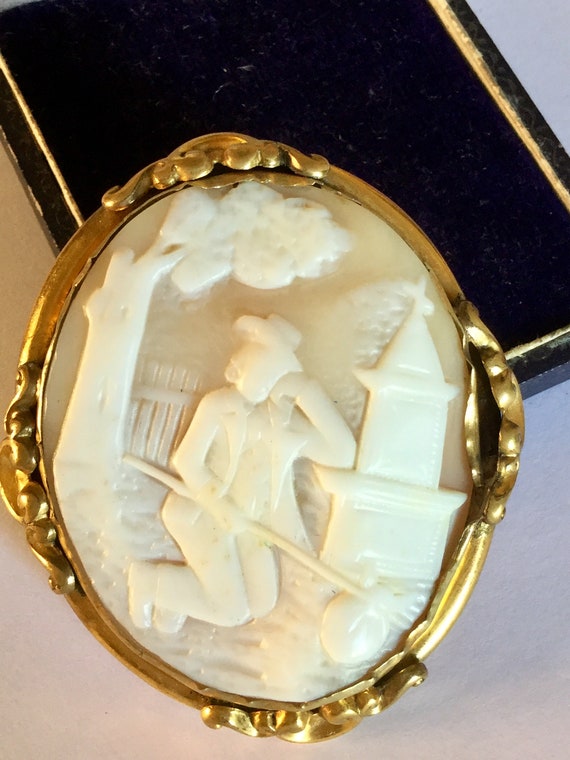 Antiques Victorian Pinchbeck Pilgrims Cameo Brooch
