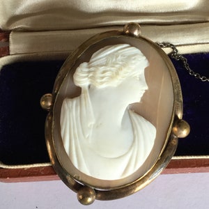 Antiques Victorian Pinchbeck Frame Cameo Brooch