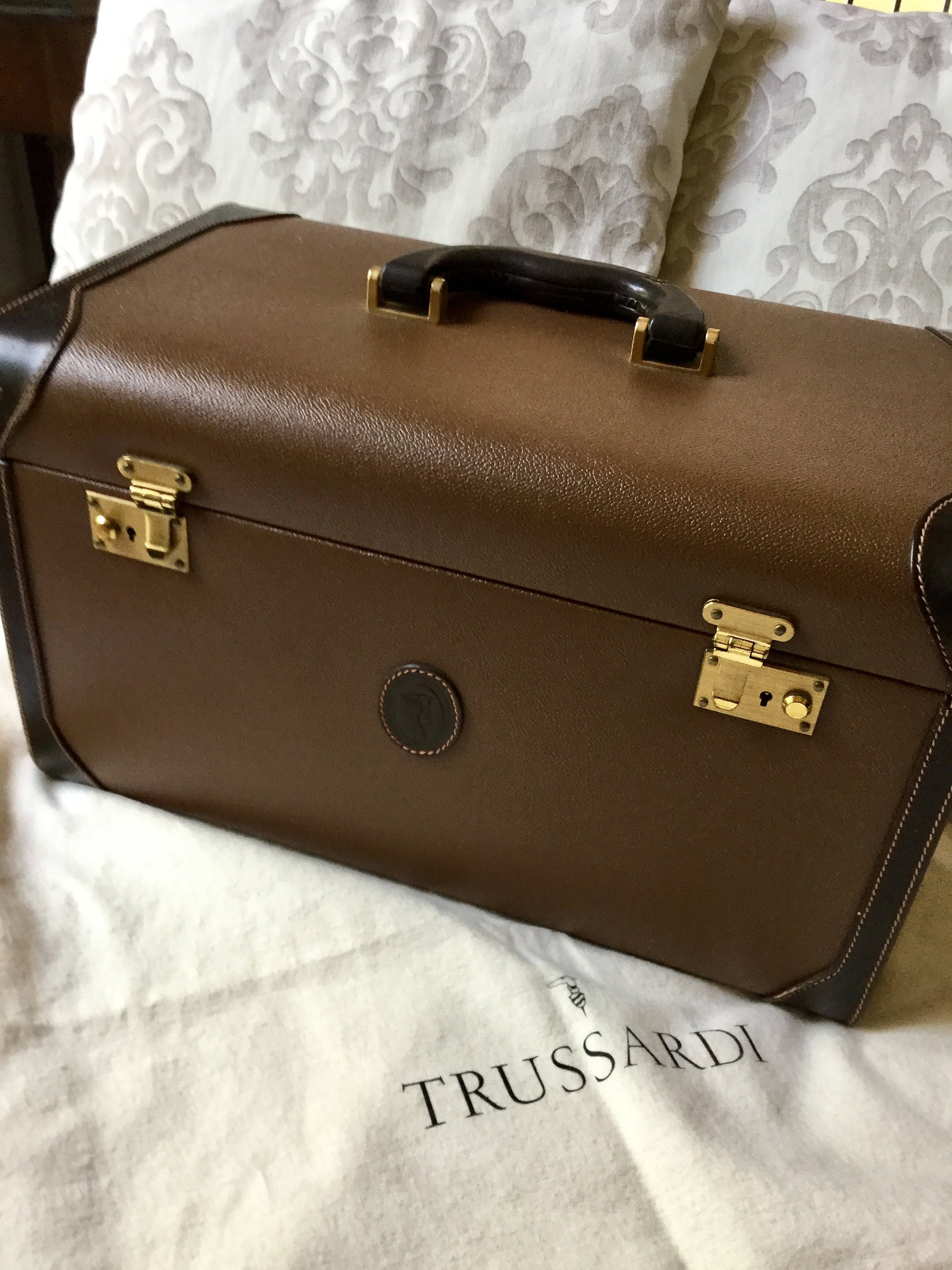 Vintage Auth Brandname Trussardi Brown Crespo Maxi Train Case